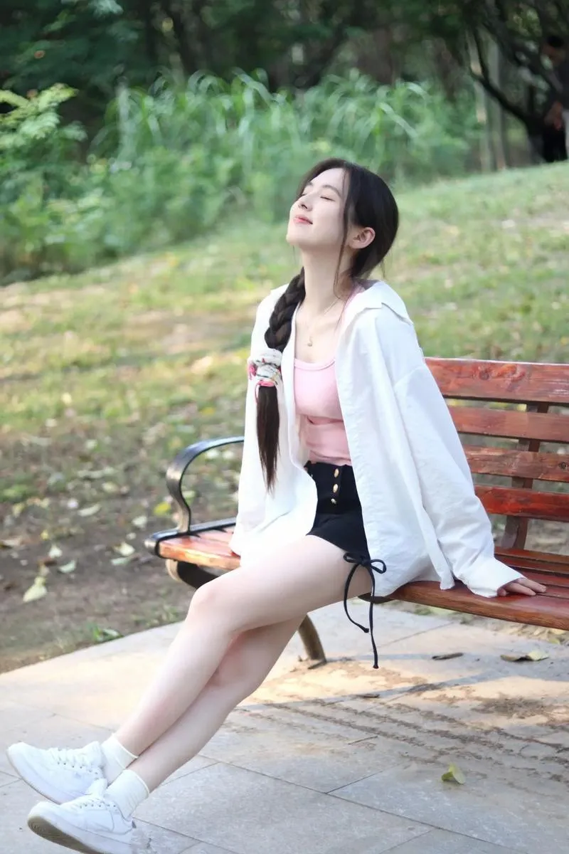 《徘徊的女子大学生~椎名酱》v1.1.0 汉化中文版