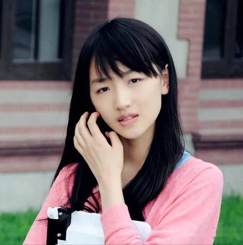 《清纯的她，隐藏的放荡女 ~随时随地激情H~》汉化中文版