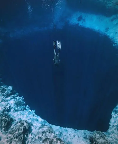 《蓝洞项目(BlueHole Project)》v0.5 汉化中文版